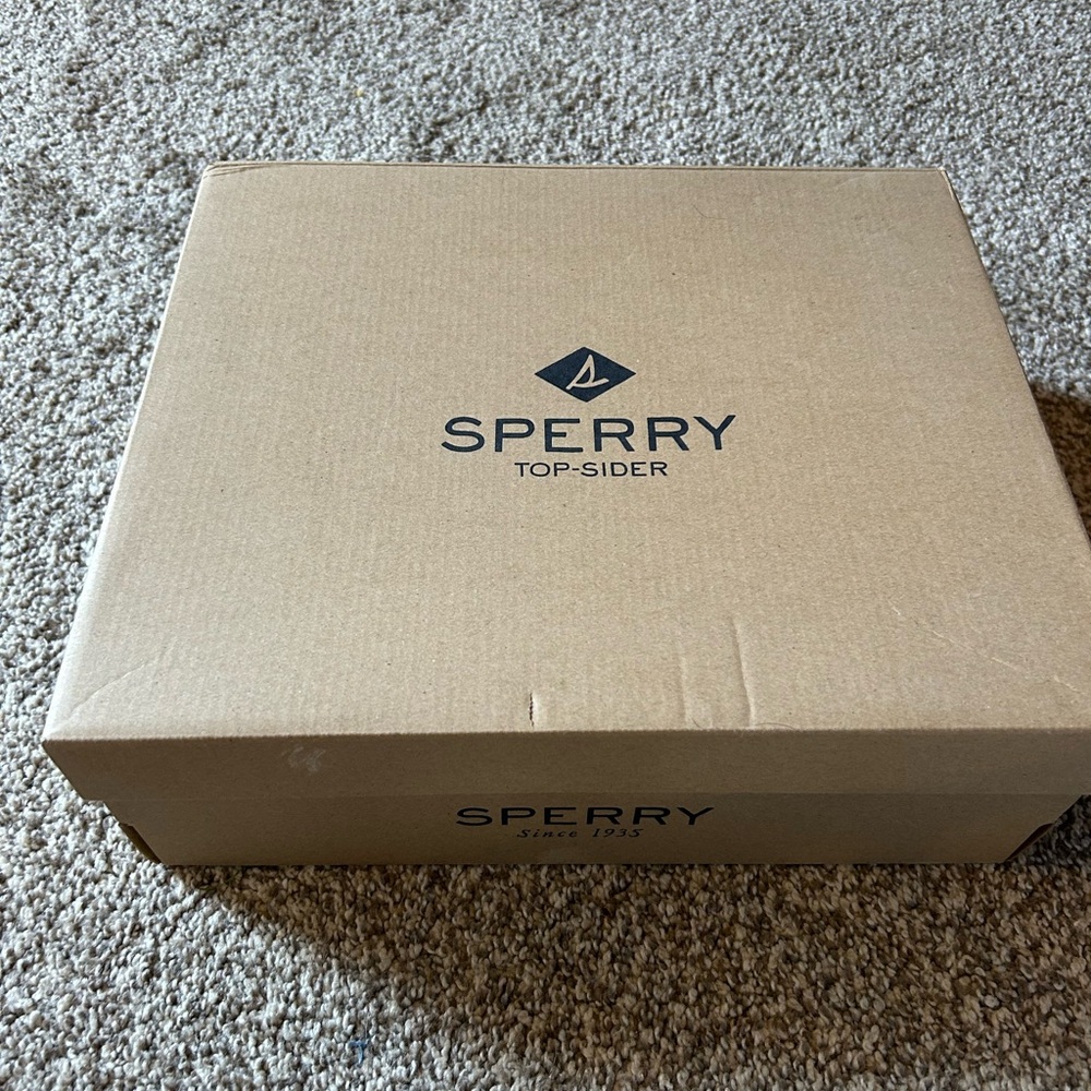Sperry Saltwater Canvas Shoe with OG box
